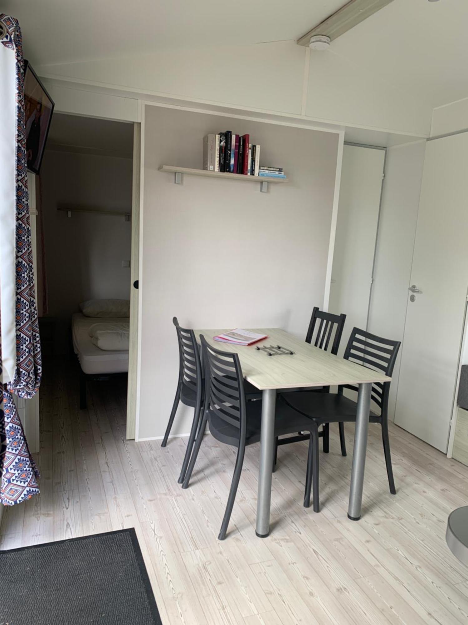 Mobil Home 10 M Et Mme Colas Litteau Exteriör bild